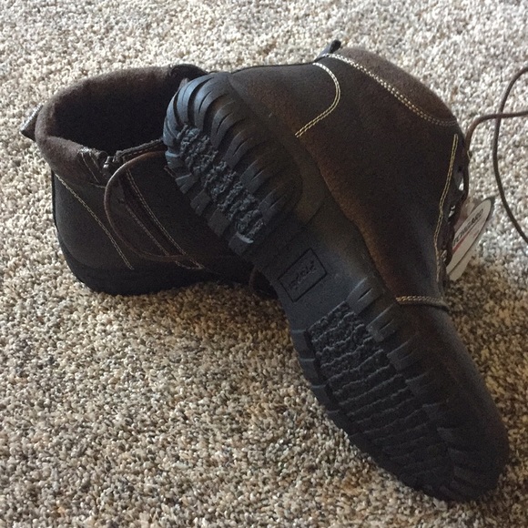 Propet - Picture 3 of 3